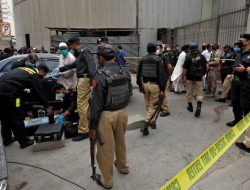 Serangan Berdarah di Bursa Efek Pakistan Ketegangan Politik dan Ancaman Keamanan di Karachi