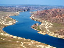 Region Kazakhstan Timur, Kazakhstan, yang merupakan anak sungai utama dari