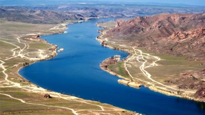 Region Kazakhstan Timur, Kazakhstan, yang merupakan anak sungai utama dari