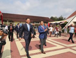 Defile Dadakan Alumni Warnai Pelantikan Siswa Angkatan ke-36 SMA Taruna Nusantara